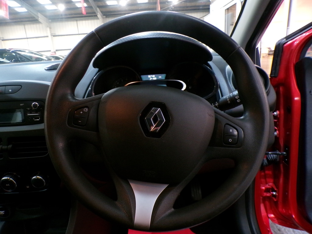 Used Renault Clio 2015 for sale - 76786983: Photo 19