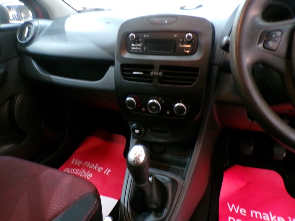 Used Renault Clio 2015 for sale - 76786983: Photo 21