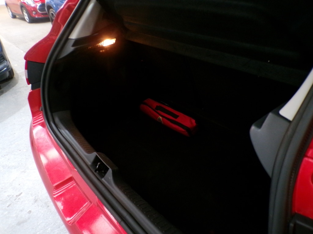 Used Renault Clio 2015 for sale - 76786983: Photo 25