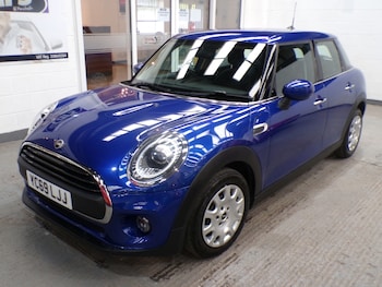 Used MINI Hatch 2019 for sale - 76787013: Photo