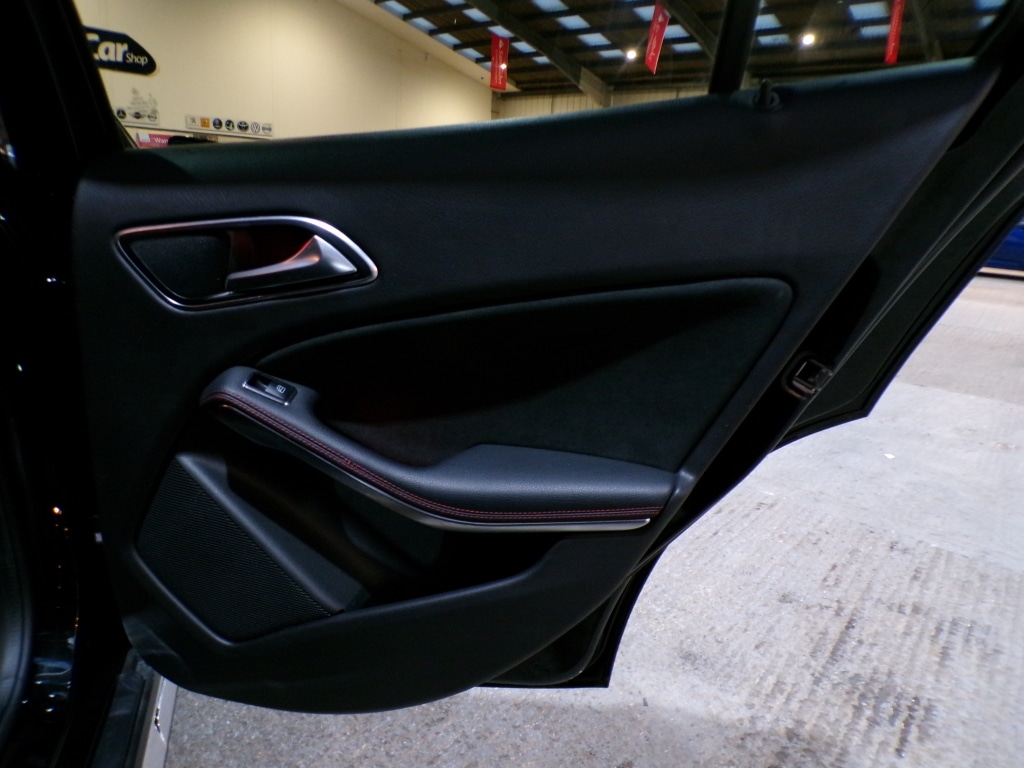 Used Mercedes-Benz GLA 2018 for sale - 77237208: Photo 30