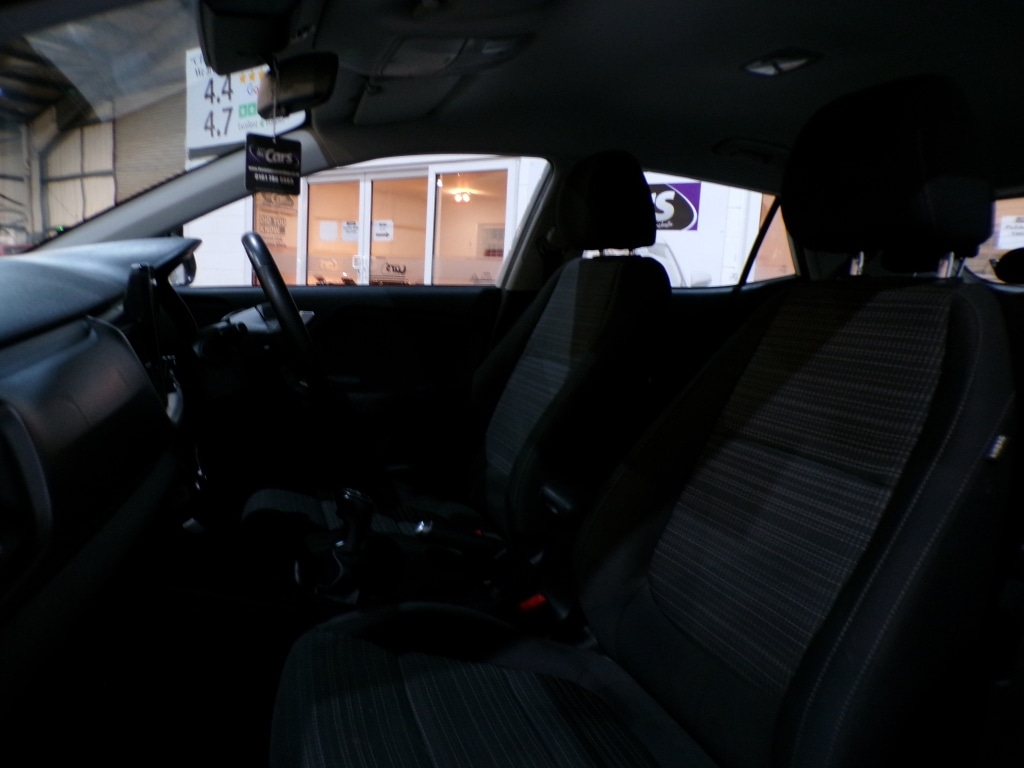 Used Kia Stonic 2023 for sale - 76891570: Photo 12