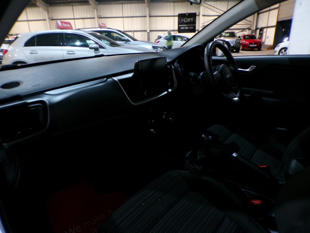 Used Kia Stonic 2023 for sale - 76891570: Photo 13