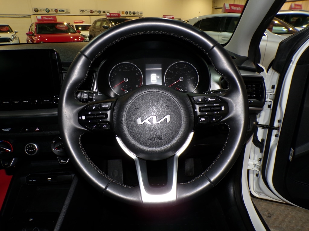 Used Kia Stonic 2023 for sale - 76891570: Photo 18