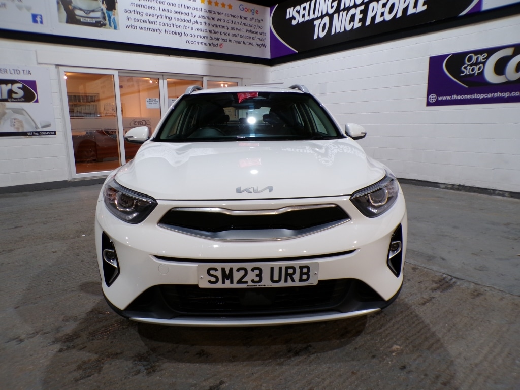 Used Kia Stonic 2023 for sale - 76891570: Photo 2