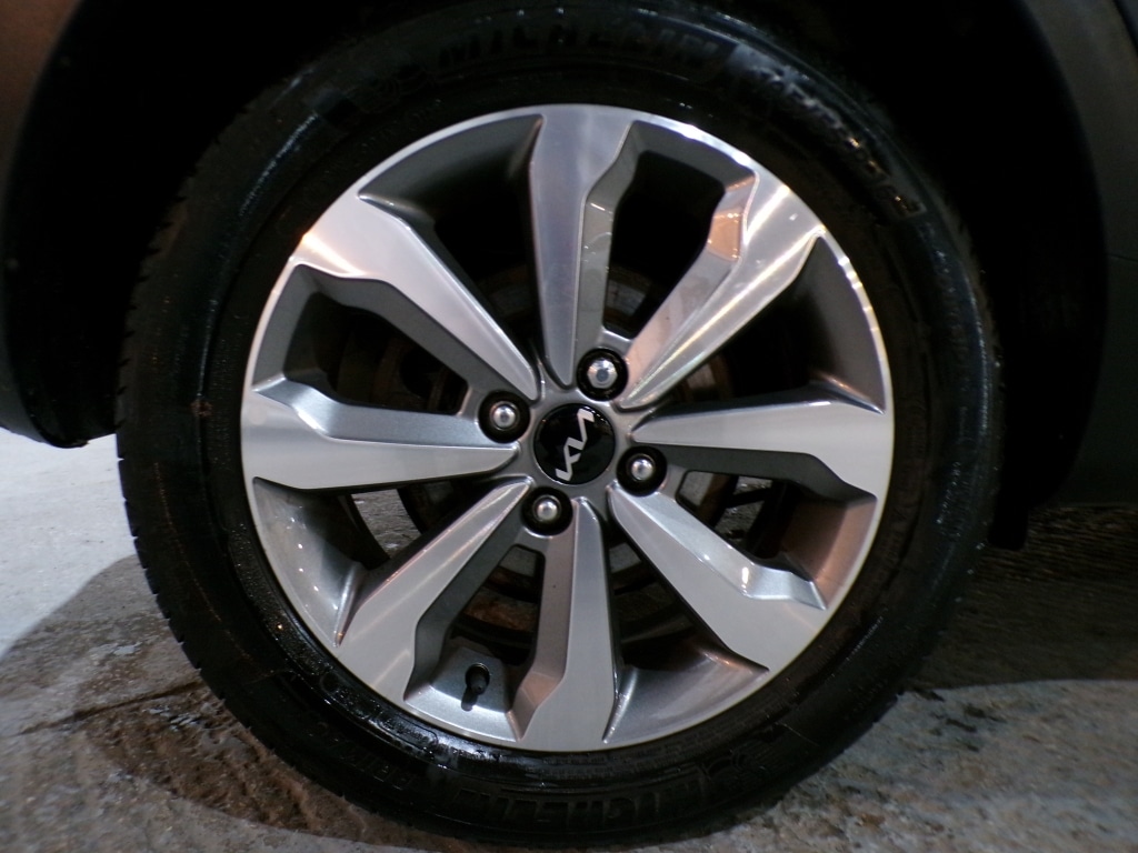 Used Kia Stonic 2023 for sale - 76891570: Photo 9