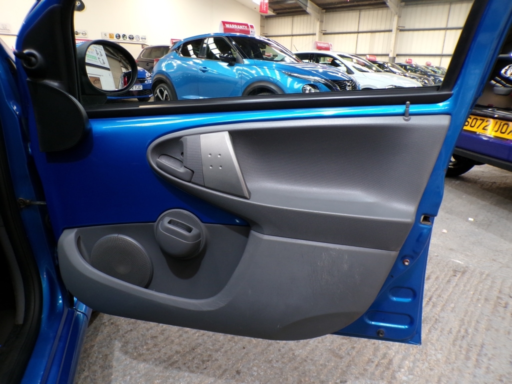 Used Toyota AYGO 2010 for sale - 77536181: Photo 16