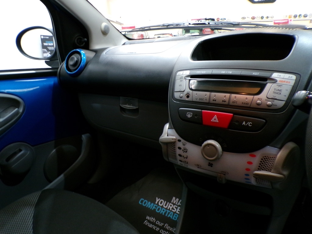 Used Toyota AYGO 2010 for sale - 77536181: Photo 22