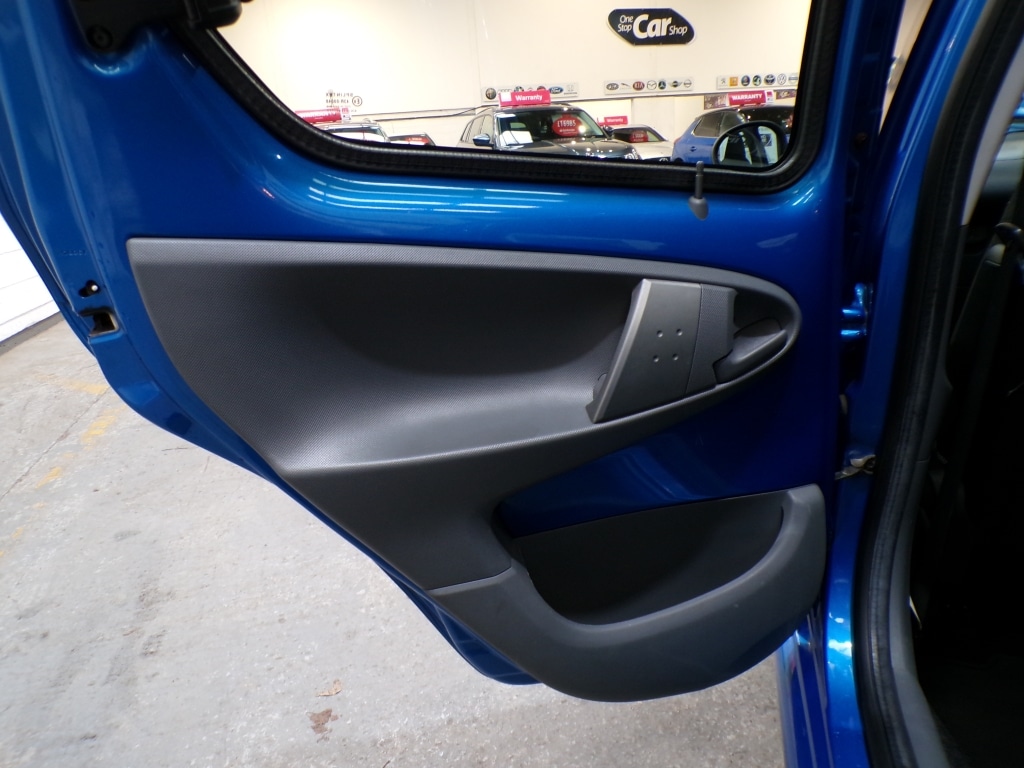 Used Toyota AYGO 2010 for sale - 77536181: Photo 24