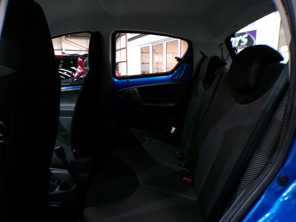 Used Toyota AYGO 2010 for sale - 77536181: Photo 25