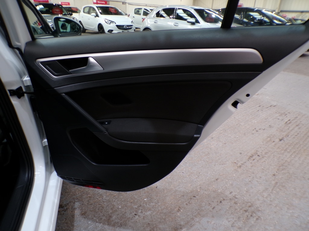 Used Volkswagen Golf 2019 for sale - 77251444: Photo 30