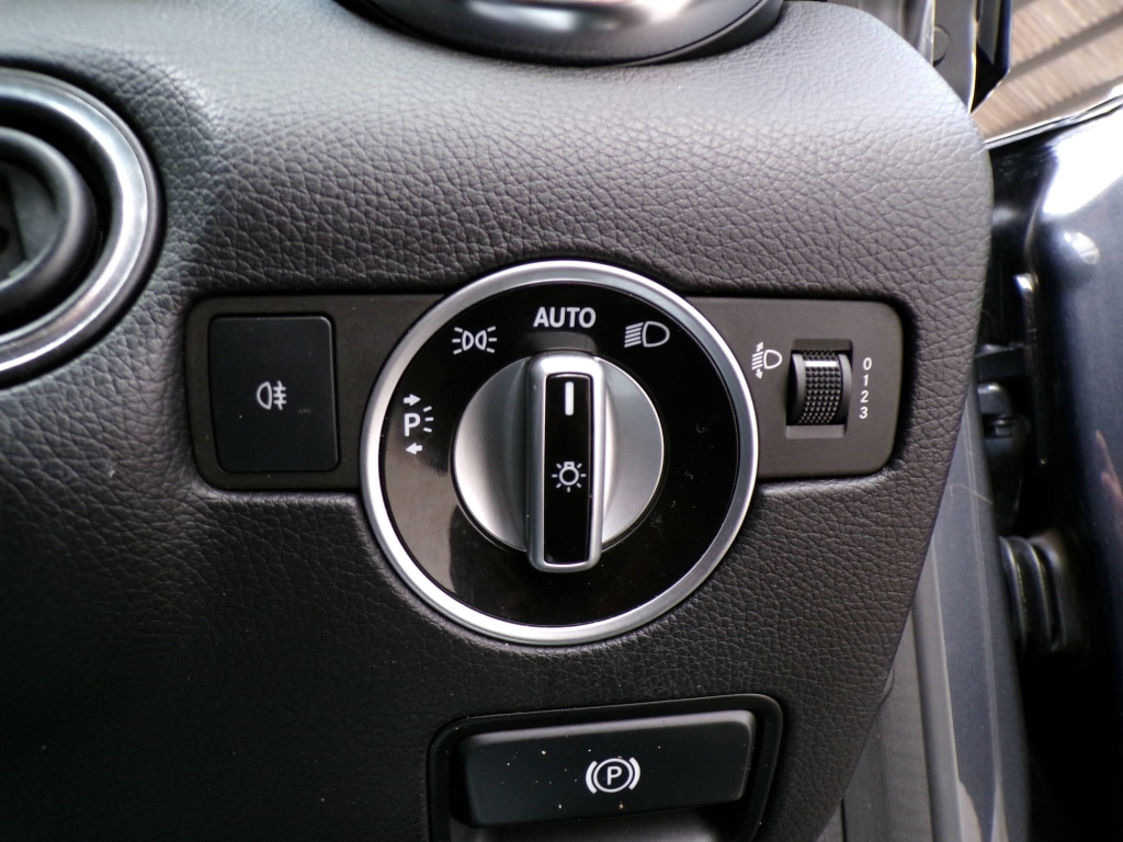 Used Mercedes-Benz SLK 2012 for sale - 78211549: Photo 23