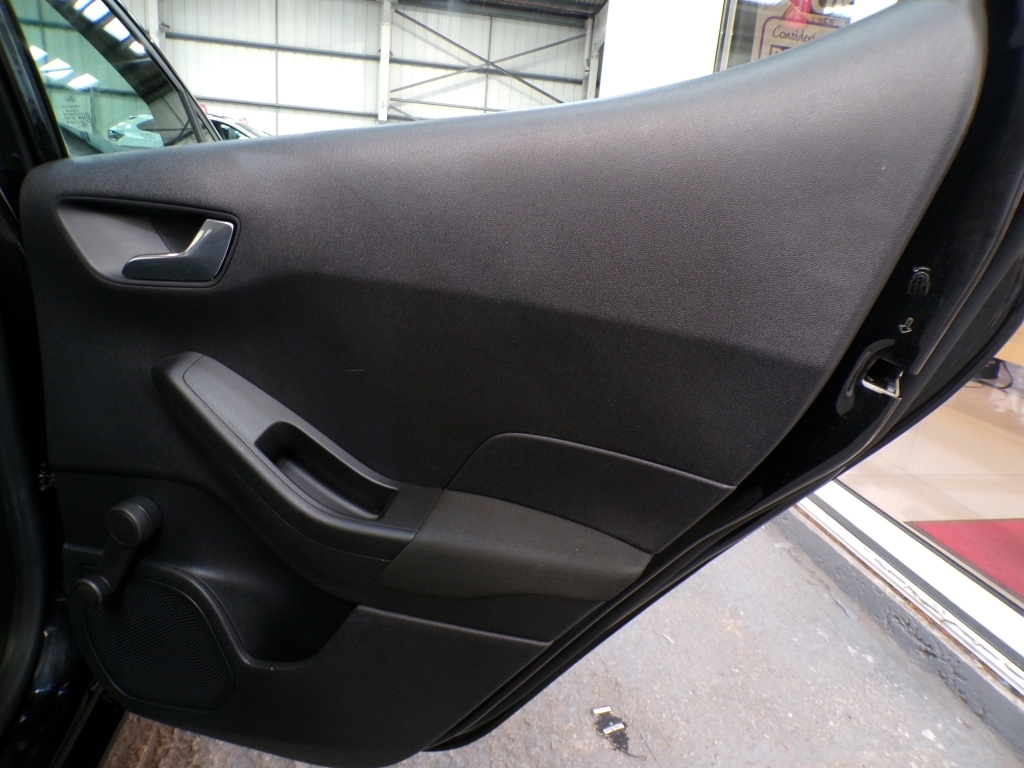 Used Ford Fiesta 2018 for sale - 76787015: Photo 32