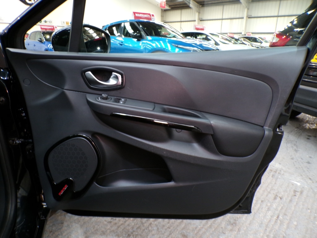 Used Renault Clio 2015 for sale - 77573053: Photo 16