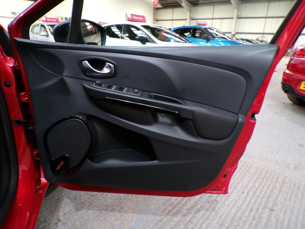 Used Renault Clio 2015 for sale - 77567302: Photo 16