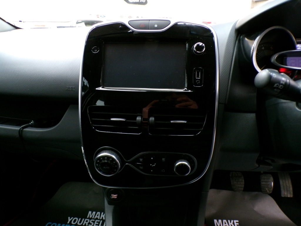 Used Renault Clio 2015 for sale - 77567302: Photo 24