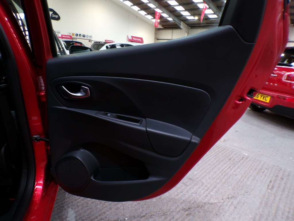 Used Renault Clio 2015 for sale - 77567302: Photo 28