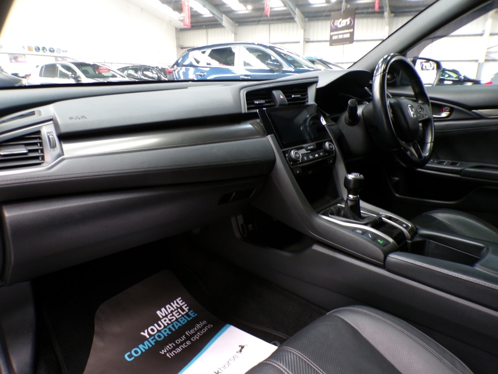 Used Honda Civic 2018 for sale - 77991929: Photo 15