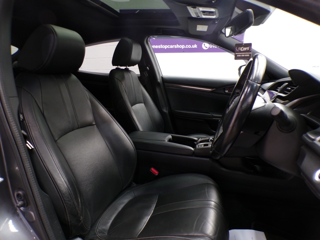 Used Honda Civic 2018 for sale - 77991929: Photo 18