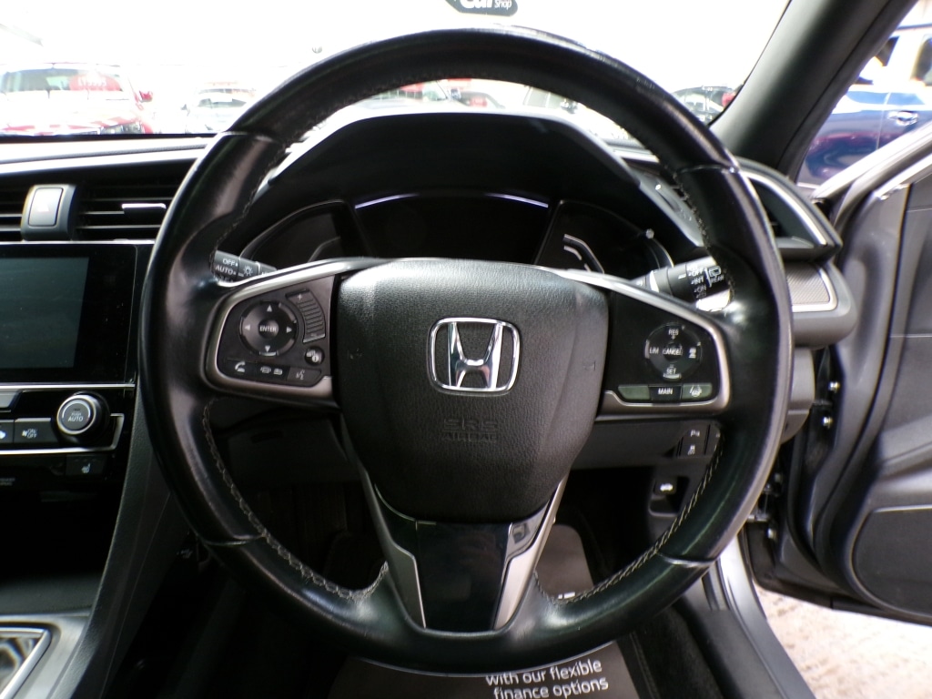 Used Honda Civic 2018 for sale - 77991929: Photo 20
