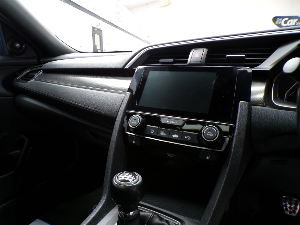 Used Honda Civic 2018 for sale - 77991929: Photo 25