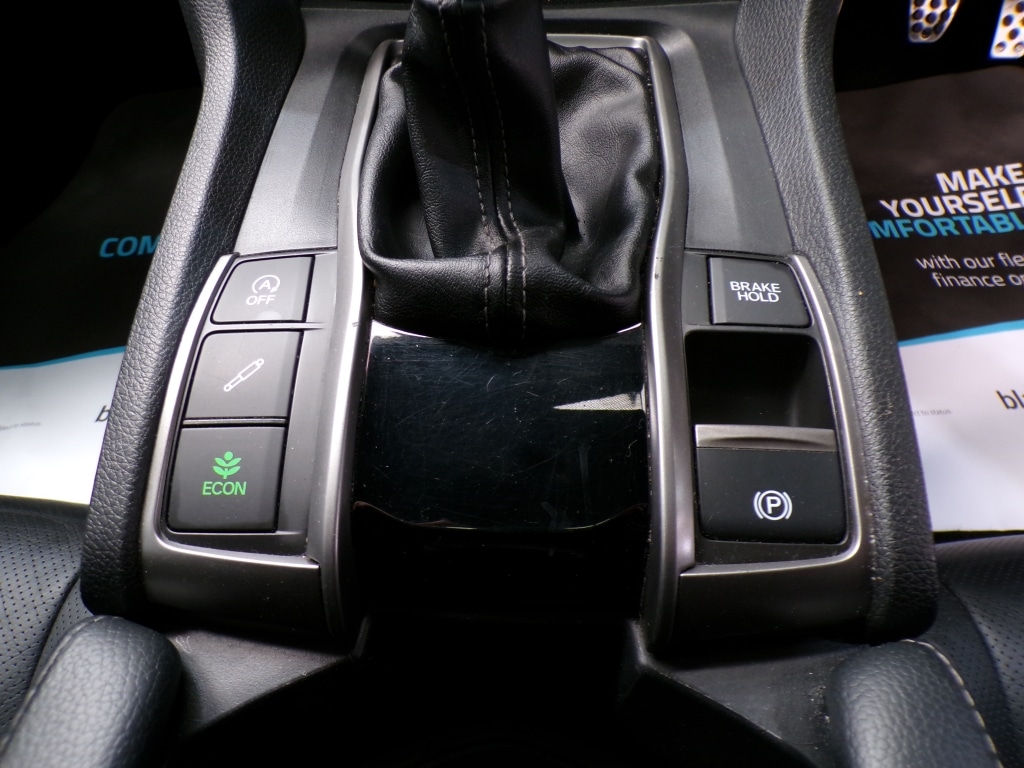 Used Honda Civic 2018 for sale - 77991929: Photo 27