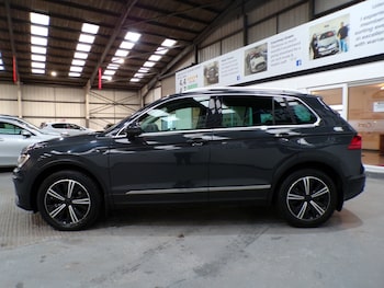 Used Volkswagen Tiguan 2017 for sale - 77012676: Photo