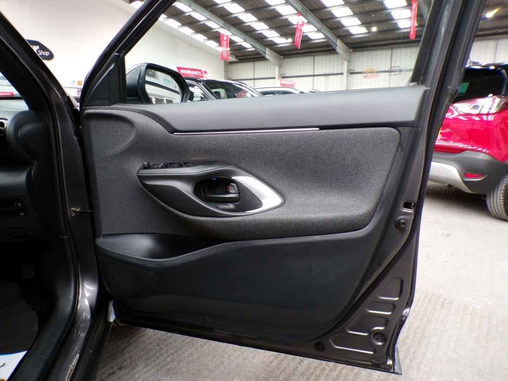 Used Toyota Yaris Cross 2022 for sale - 77933650: Photo 14