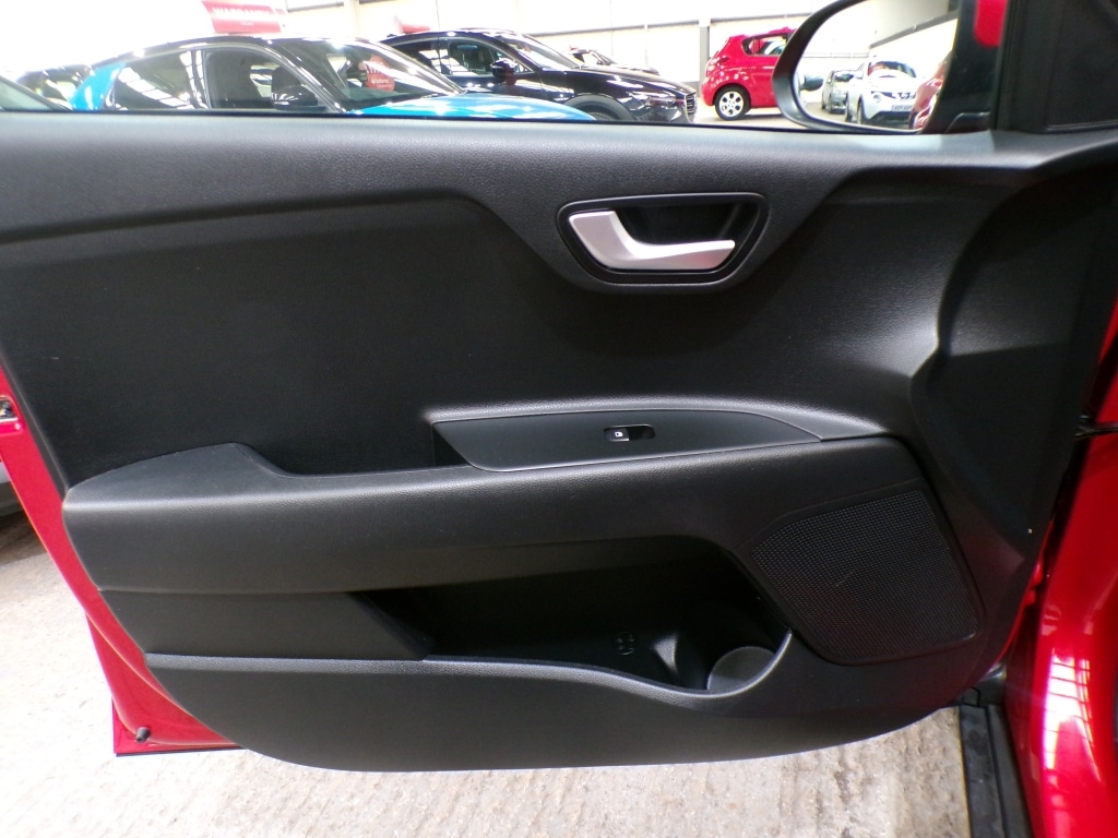 Used Kia Stonic 2021 for sale - 76787018: Photo 13