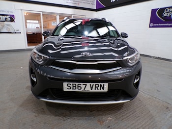 Used Kia Stonic 2018 for sale - 76941875: Photo