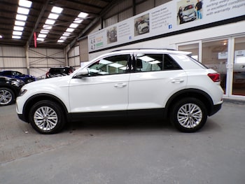 Used Volkswagen T-Roc 2023 for sale - 77938464: Photo