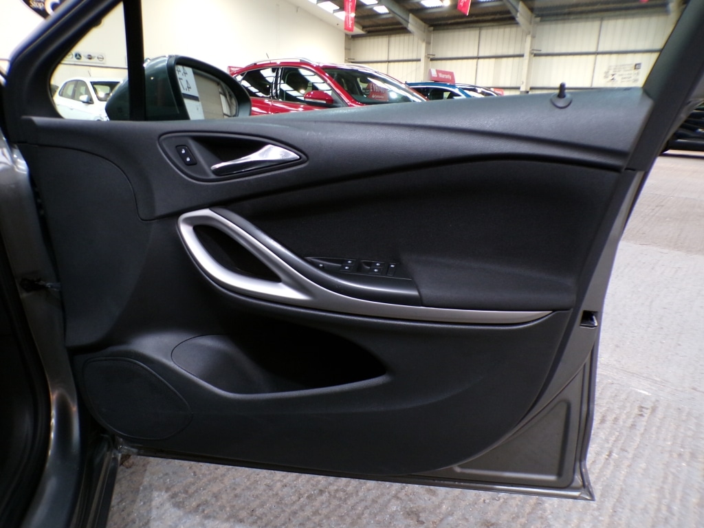 Used Vauxhall Astra 2017 for sale - 77423705: Photo 16