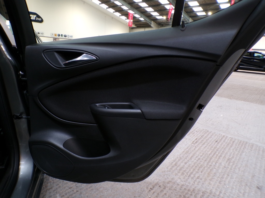 Used Vauxhall Astra 2017 for sale - 77423705: Photo 30