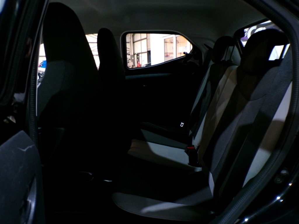 Used Toyota AYGO 2015 for sale - 77107857: Photo 25