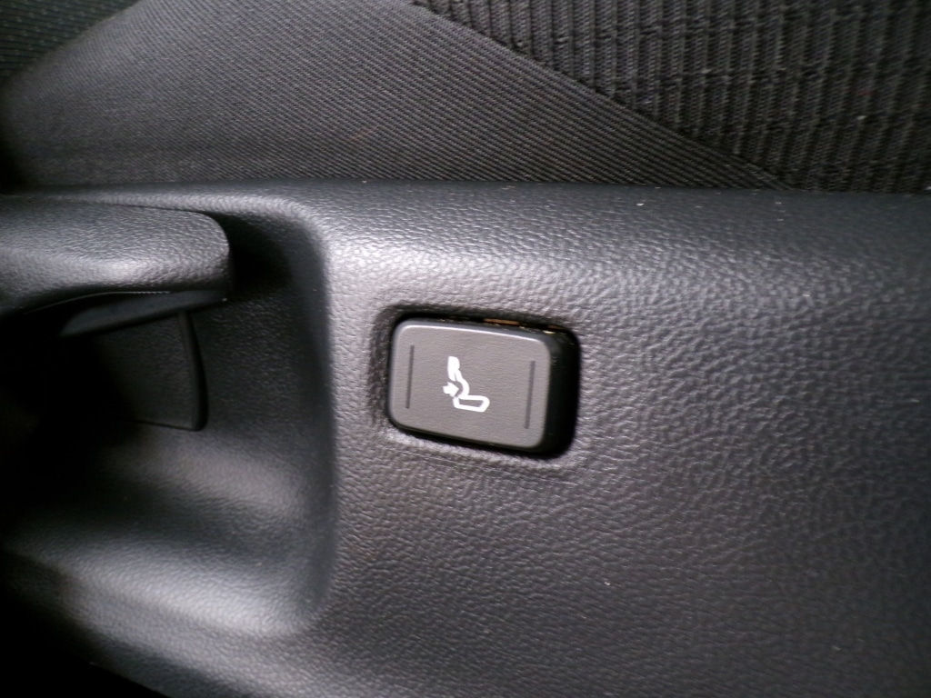 Used Toyota C-HR 2019 for sale - 76786979: Photo 17