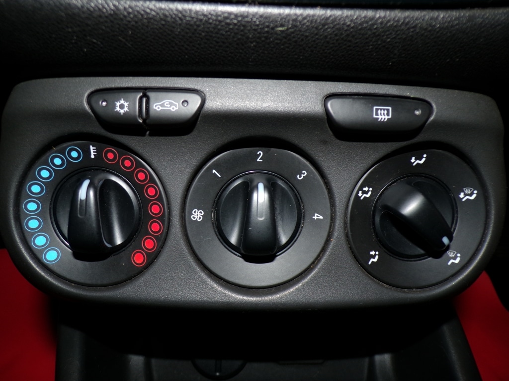 Used Vauxhall Corsa 2015 for sale - 76822009: Photo 26