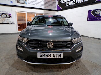 Used Volkswagen T-Roc 2018 for sale - 77522324: Photo