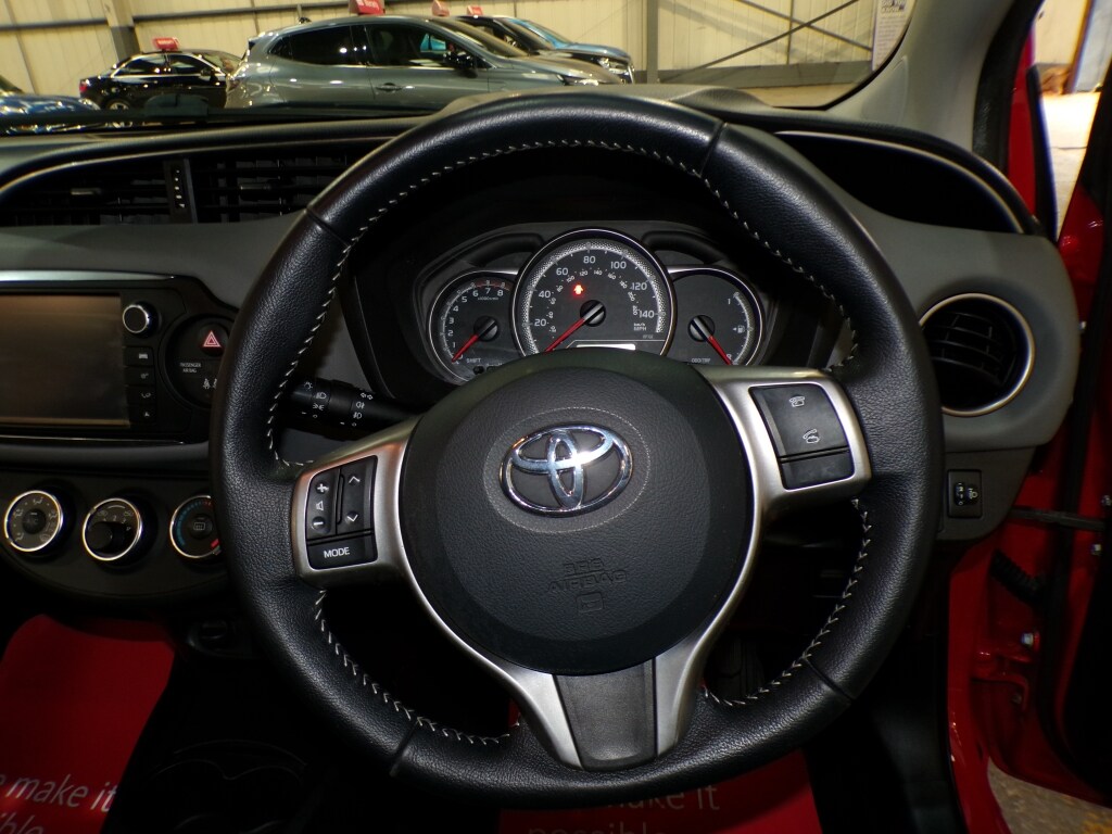 Used Toyota Yaris 2015 for sale - 76786984: Photo 15