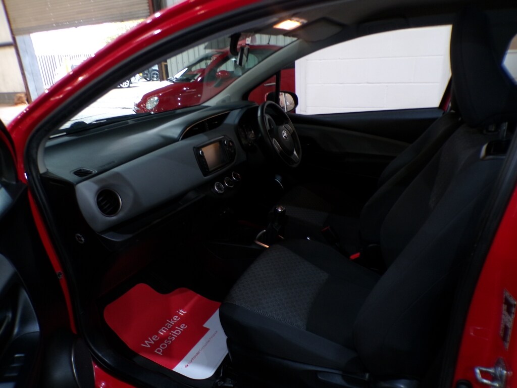 Used Toyota Yaris 2015 for sale - 76786984: Photo 17