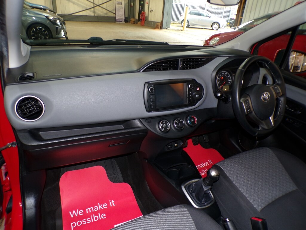 Used Toyota Yaris 2015 for sale - 76786984: Photo 18