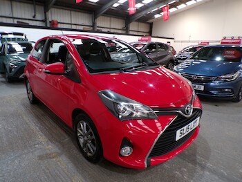 Used Toyota Yaris 2015 for sale - 76786984: Photo