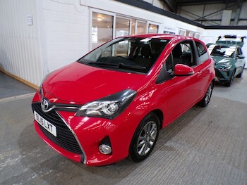 Used Toyota Yaris 2015 for sale - 76786984: Photo