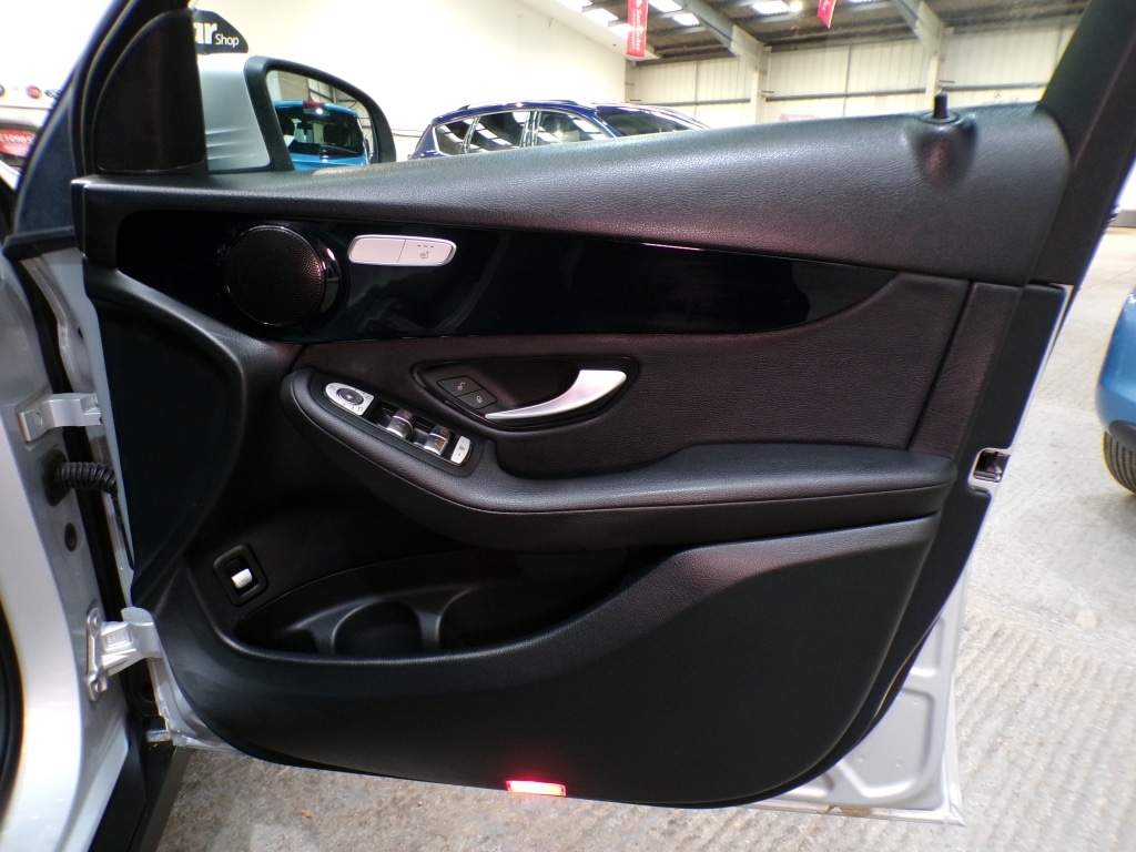 Used Mercedes-Benz GLC 2019 for sale - 77567303: Photo 16