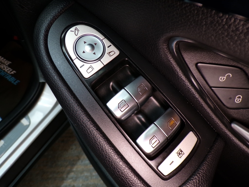 Used Mercedes-Benz GLC 2019 for sale - 77567303: Photo 17