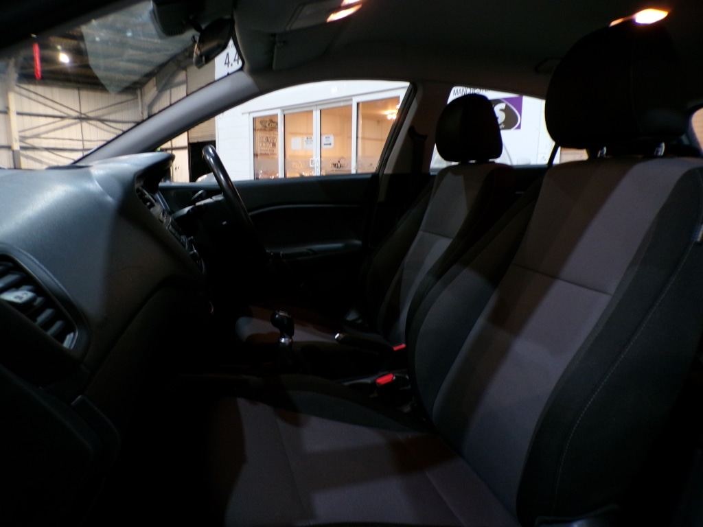 Used Hyundai i20 2017 for sale - 76822012: Photo 14