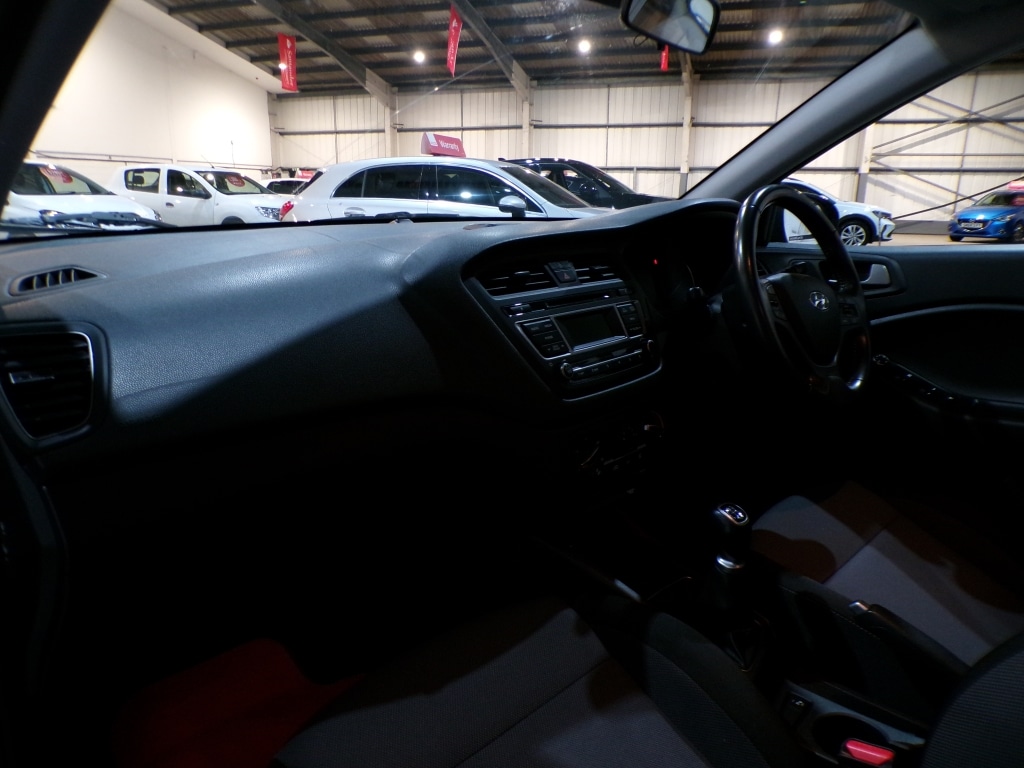 Used Hyundai i20 2017 for sale - 76822012: Photo 15