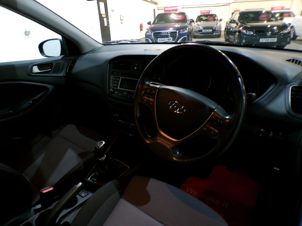 Used Hyundai i20 2017 for sale - 76822012: Photo 19