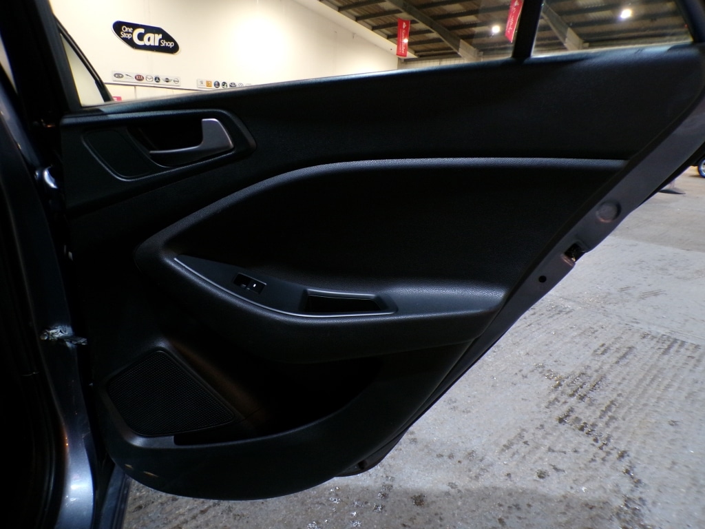 Used Hyundai i20 2017 for sale - 76822012: Photo 30