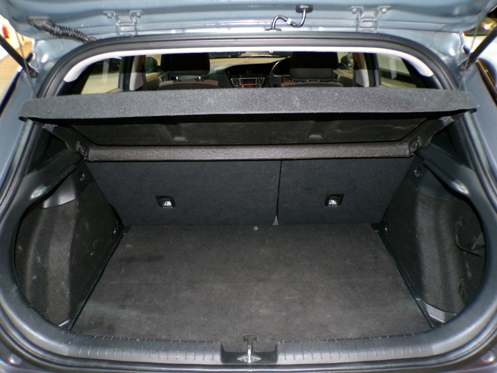 Used Hyundai i20 2017 for sale - 76822012: Photo 33