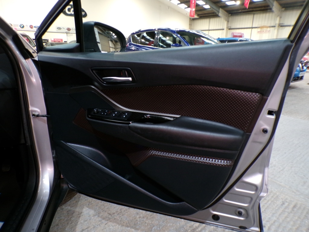 Used Toyota C-HR 2017 for sale - 77661912: Photo 16